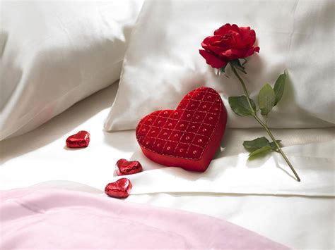 Download Romantic Love Flowers On Pillow Wallpaper