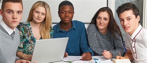 Eight pivotal differences between millennials and generation z that will impact organizational structure, workplace communications, employee training, and more. What Employers Should Know About Generation Z - Knowledge ...