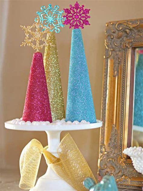 35+ Creative DIY Christmas Decorations You Can Make In Under An Hour