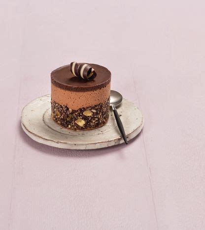 These mousse bars start with a brownie base and are topped with a melted chocolate drizzle. Rich Chocolate & Praline Truffle A fresh cream chocolate ...