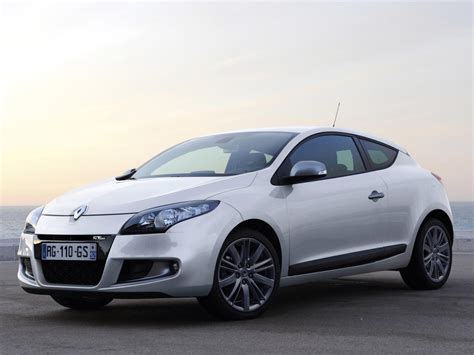 Orijinal dokunuslari severim teşekkür ederim abicim RENAULT Megane GT 3 Doors specs & photos - 2010, 2011 ...