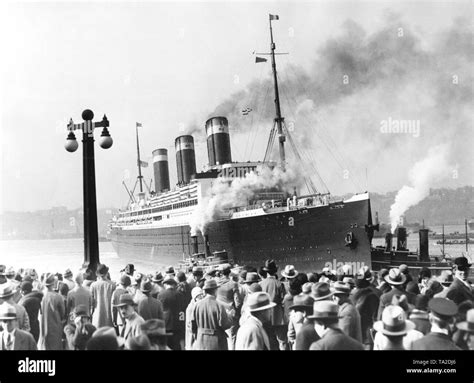 Ocean Liner 1920s Hi Res Stock Photography And Images Alamy