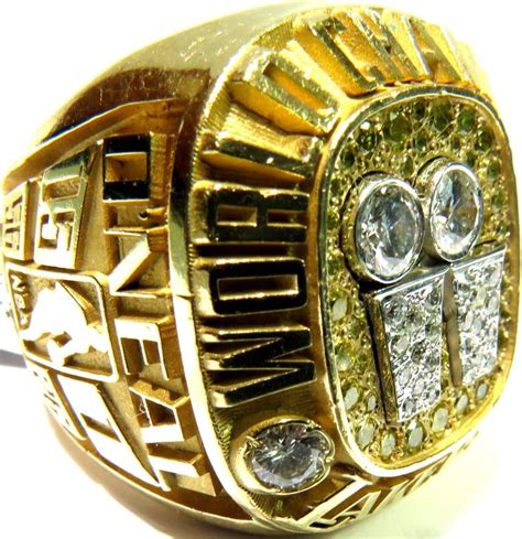 Shaquille Oneal 2001 Los Angeles Lakers Championship Diamond Gold Ring