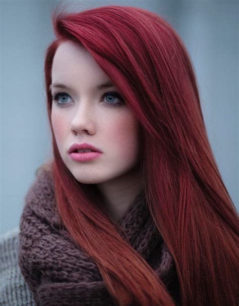 Pin By Como Ewl On Hairs Pale Skin Hair Color Shades Of Red Hair Hair Color Burgundy
