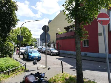 Bewerbungen werden ausschließlich schriftlich entgegengenommen!!! Köln-Weidenpesch | Ferienwohnung Köln Zentrum