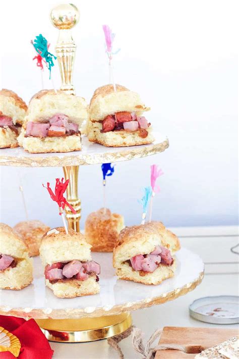 4 foods you must serve at a kentucky derby party darling down south