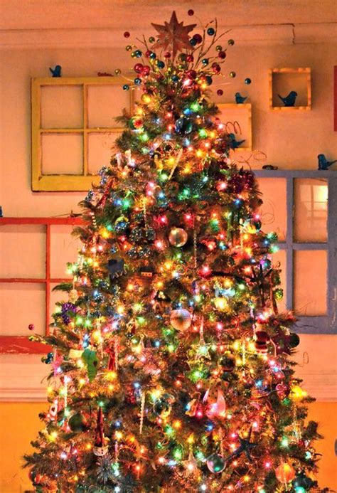84 Colorful Christmas Tree Décor Ideas Shelterness
