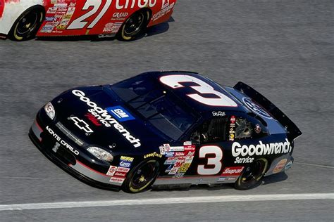 5 Nascar Drivers Whove Enjoyed Great Success With A Black Paint Scheme