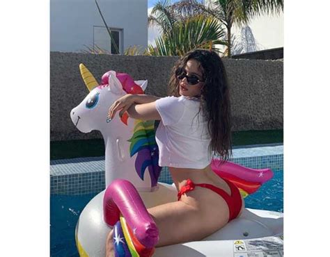 Rosal A Incendia Las Redes Con Sus Fotos Posando En Bikini En Tenerife