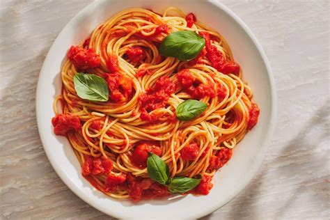 But thistomato sauce makes it perfectly even with some types of short pasta such as penne or maccheroni. What's the Difference Between Types of Canned Tomatoes | Epicurious