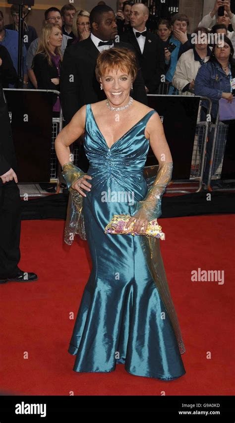 Esther rantzen llega para la tv baftas fotografías e imágenes de alta resolución Alamy