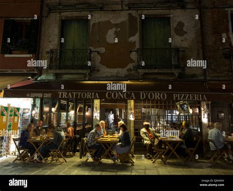 Venice Italy Night Sidewalk Pizzeria Stock Photo Alamy