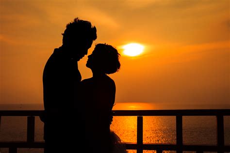 Couple Silhouette On The Beach At Sunset Couple Silhouette Flickr