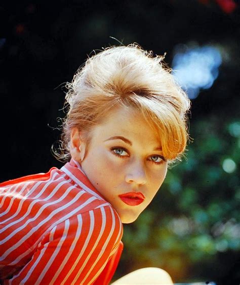 22 Beautiful Portraits Of Jane Fonda In The 1960s ~ Vintage Everyday