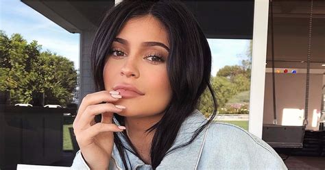 Kylie Jenner Selling Cosmetics From Truck Popsugar Beauty