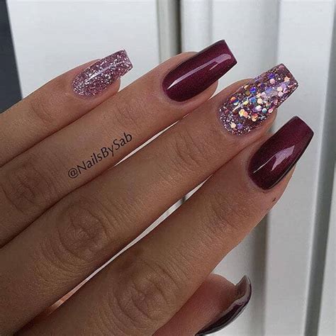 fabulous ways  wear glitter nails   boss
