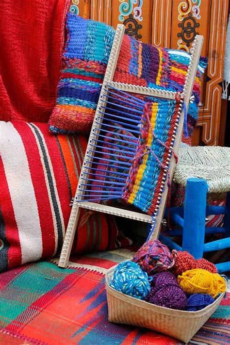 All categories antiques art automotive baby books business & industrial cameras & photo cell phones & accessories clothing, shoes & accessories coins & paper money collectibles computers/tablets. Weaving on the 28" Authentic Knitting Board with peg ...