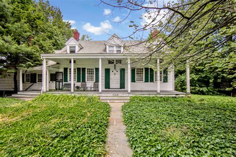 This 250 Year Old Nyc Farmhouse Is For Sale — And Shockingly Pristine