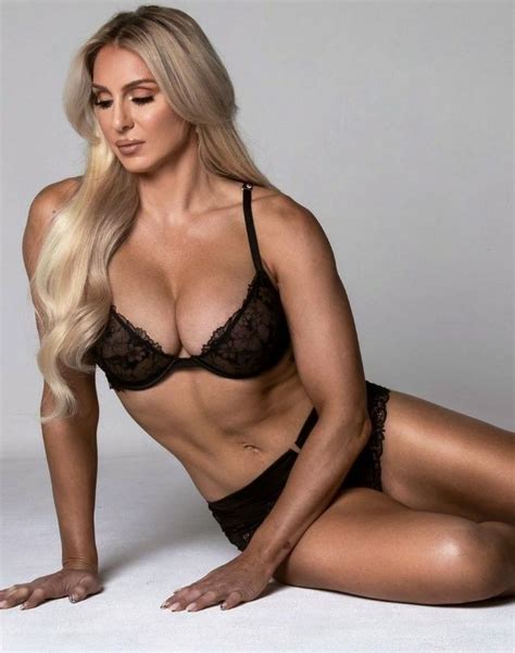 Pin By Kaizer Lookaz On Charlotte Flair Charlotte Flair Female Athletes Hot Actresses