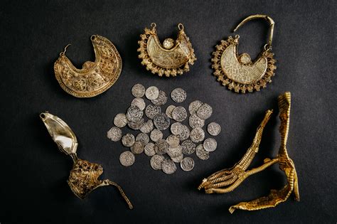Medieval treasure trove discovered in the Netherlands - Medievalists.net