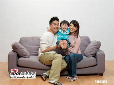 The site owner hides the web page description. 组图：林晓峰与太太康子妮邀男童拍摄平面广告_影音娱乐_新浪网