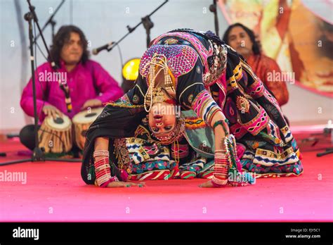 Indian Folk Dancegipsies From Rajasthan At Oriental Festival In Turin