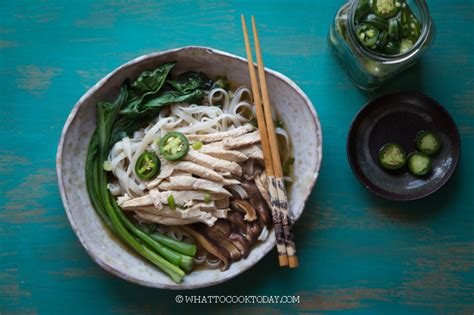 Ipoh kai si hor fun has been on my cooking radar for quite sometimes. Easy Ipoh Shredded Chicken Hor Fun (Kai Si Hor Fun) | What ...