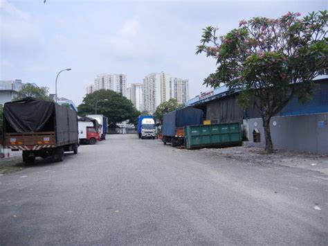 The majority of bandar tun razak's citizens are reported to be senior citizens which generally make up 60% of its population. Unfurnished Low-Cost Flat For Sale At Desa Tun Razak ...
