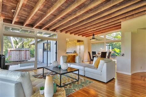 39 Beautiful Living Rooms With Hardwood Floors Designing Idea