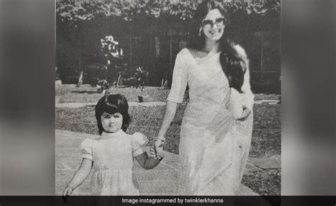 Throwback With Twinkle Khanna S Glam In Gold As She Poses With Mom Dimple Kapadia A Fun