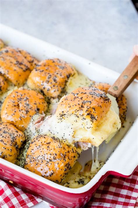 Great breakfast or light meal, and not a single dirty dish to wash up! Ham and Cheese Sliders - Oh Sweet Basil