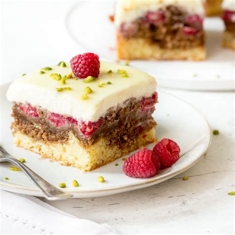 Echter, voller schokoladengeschmack mit deultich weniger kohlenhydraten als vergleichbare. Weiße statt dunkler Kuvertüre, Mascarpone statt Pudding ...