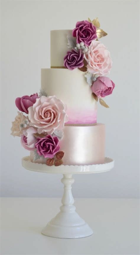 Here's how to make a spiderweb icing design, video included! Pretty, like the soft shading of color. | Wedding cakes ...