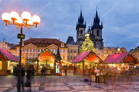 In de plaatsen praag worden de meeste vakantiehuizen geboekt door onze bezoekers. Kerstmarkt in Praag (Unesco), Tsjechië - Redactionele ...