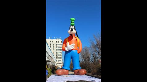 Inflatable Goofy Mascots For 2018 Disneyland Youtube