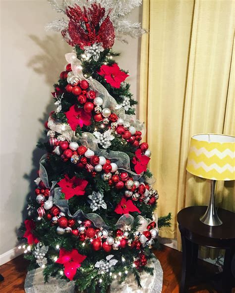 Árbol De Navidad Plata Y Rojo Decoracion De Arboles Ideas Para