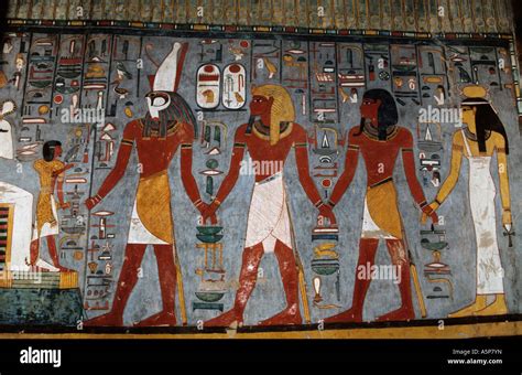 Pintura en la cámara funeraria de la tumba de Rameses I Valle de los Reyes Luxor Egipto