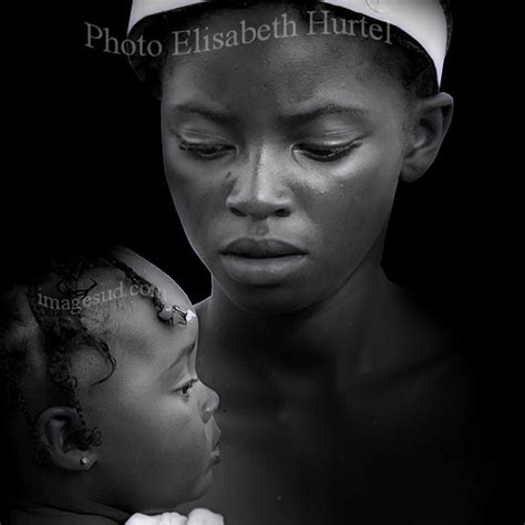 Portrait Dune Jeune Africaine Avec Son Enfant African Girl Portrait