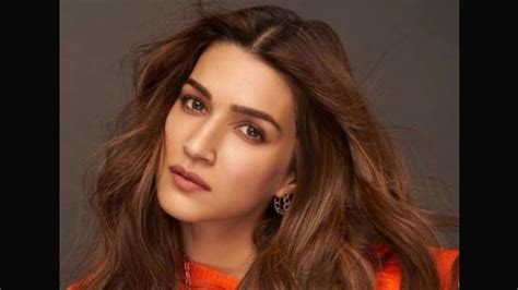 Kriti Sanon Opens Up On Being Body Shamed People Told Me You Have A Gummy Smile Filmibeat