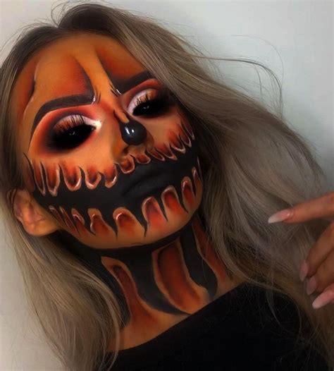 Pin By ᎤᏇᏋᏋᏁᏁᎥᏗ16💅👑 On ℳᗅkℰ Ⴎℙ Halloween Pumpkin Makeup Halloween