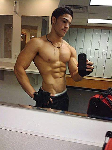 Gym Stud Selfie After His Workout Ripped Men Men Fitness Inspiration