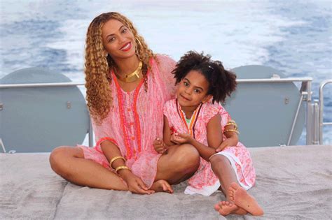 Beyoncé And Blue Ivy Twining And Winning Tumblr Pics