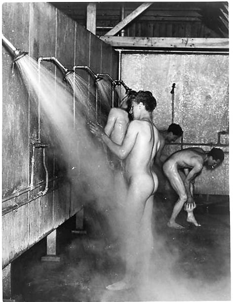 Naked Men Having Showers 14 Pics Xhamster