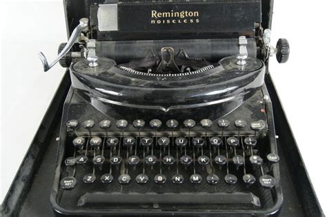 Remington 1913 Noiseless Typewriter Model 7 With Case