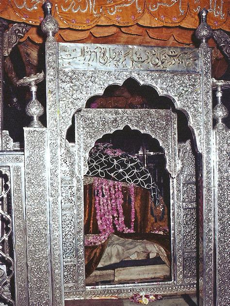 Welcome to khwaja gharib nawaz, ajmer dargah. Khwaja Garib Nawaz Mazar Sharif - 680x907 Wallpaper ...