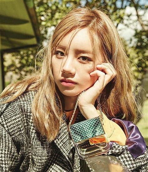 Ever since your best friend introduced the two of you, as cliche as it sounds, it was love at first sight, you'd become inseparable, but you'd always thought she only likes. Lee+Hye+Ri_Girls+Day_Hyeri | Girl's day hyeri, Girl day ...