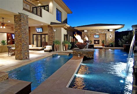 25 Jaw Dropping Backyard Swimming Pools