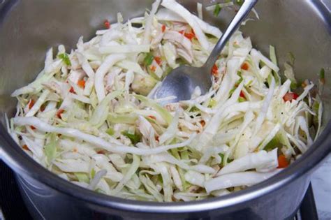 It's a delicious mix of cooked and shredded chicken, chicken broth, cream cheese, whipping cream, green pepper, onion, tomatoes and taco seasoning. BEST Keto Soup! Low Carb Keto Chicken Fajita Soup Idea ...
