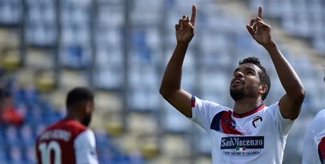 Kariyer istatistikleri (forma giydiği maç, gol, kartlar) ve transfer geçmişi. Junior Messias, dallo sbarco in Italia in cerca di lavoro ...
