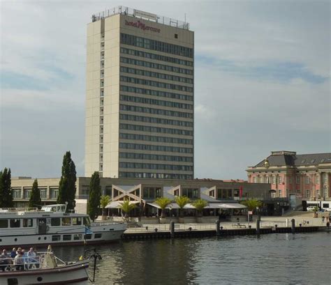 Aracıyla gelen konuklar için otopark mevcut. Mercure Hotel Potsdam Restaurant, Hotel in 14467 Potsdam